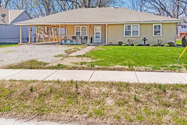 property at 410 S Washington St