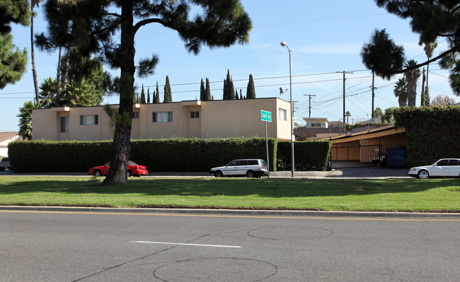 862-866 W 126th St in Los Angeles, CA - Building Photo - Building Photo