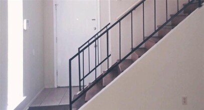 1907 Townesouth Cir in Austin, TX - Building Photo - Building Photo