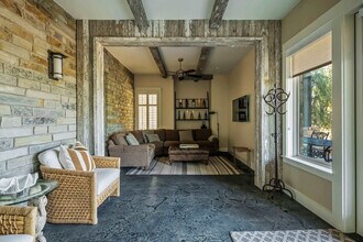 2208 Sea Biscuit Cove in Spicewood, TX - Building Photo - Building Photo