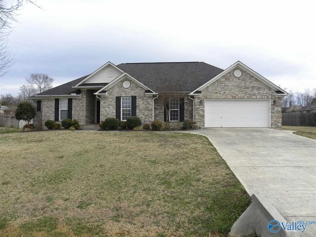 105 Fawn Forest Dr in New Market, AL - Building Photo - Building Photo