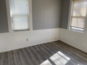 615 Ardmore Dr in Ferndale, MI - Building Photo - Building Photo