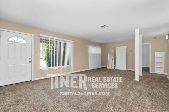 4053 Cornelia Way in North Highlands, CA - Building Photo - Building Photo