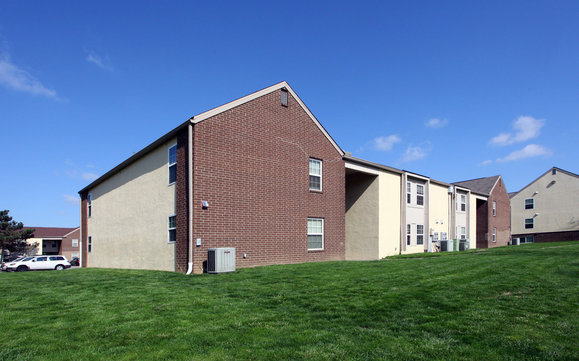 Bending Brook Apartments in Grove City, OH - Building Photo