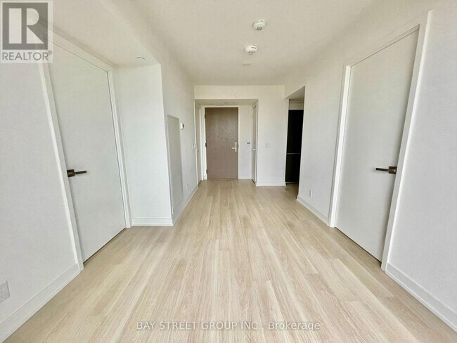 30 Tretti Wy in Toronto, ON - Building Photo - Building Photo