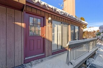 117 Bluebird Dr in Hillsborough Township, NJ - Building Photo - Building Photo