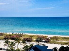 9225 Collins Ave in Surfside, FL - Building Photo - Building Photo