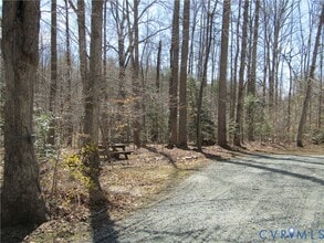 5705 Community House Rd in Columbia, VA - Building Photo - Building Photo