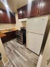 427 E 238th St in Carson, CA - Foto de edificio - Building Photo