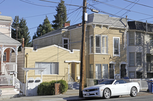 1525-1527 Lincoln Ave in Alameda, CA - Foto de edificio - Building Photo