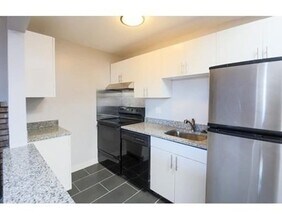 469 Massachusetts Ave, Unit 5 in Boston, MA - Building Photo - Building Photo