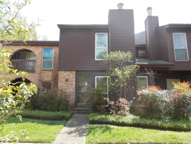 property at 5923 Arncliffe Dr