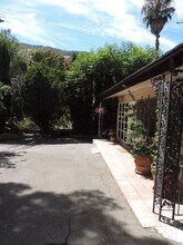 1525 Fernwood Pacific Dr in Topanga, CA - Foto de edificio - Building Photo