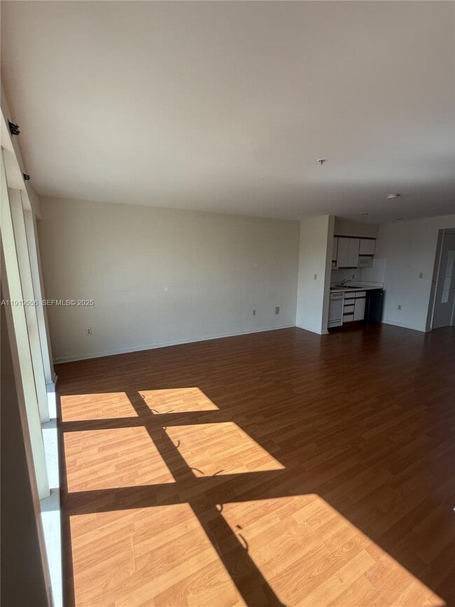 5703 SW 72nd St in Miami, FL - Building Photo - Building Photo