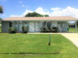 687 SW Heather St in Port St. Lucie, FL - Building Photo