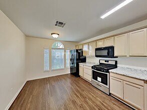 23126 N Waterlake Dr in Richmond, TX - Foto de edificio - Building Photo