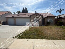 10213 Pyramid Peak Dr in Bakersfield, CA - Building Photo