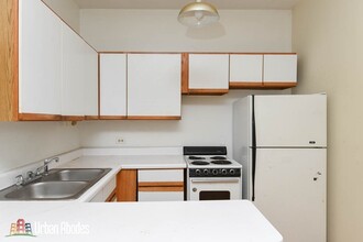 604 W Barry Ave, Unit M06B in Chicago, IL - Foto de edificio - Building Photo