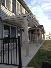 205 Locust Ave in Fairmont, WV - Foto de edificio - Building Photo