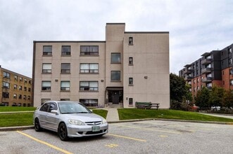 1545 Birchmount Rd in Toronto, ON - Building Photo - Building Photo