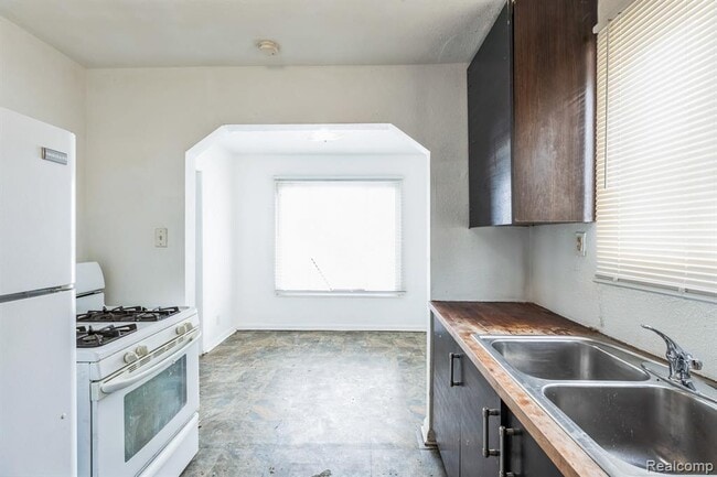 8211 Artesian St in Detroit, MI - Building Photo - Building Photo