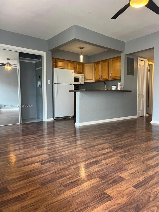 4050 NE 12th Terrace in Oakland Park, FL - Building Photo - Building Photo