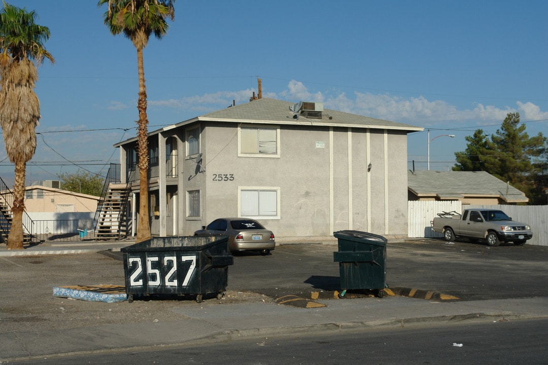 2533 Ellis St in North Las Vegas, NV - Building Photo