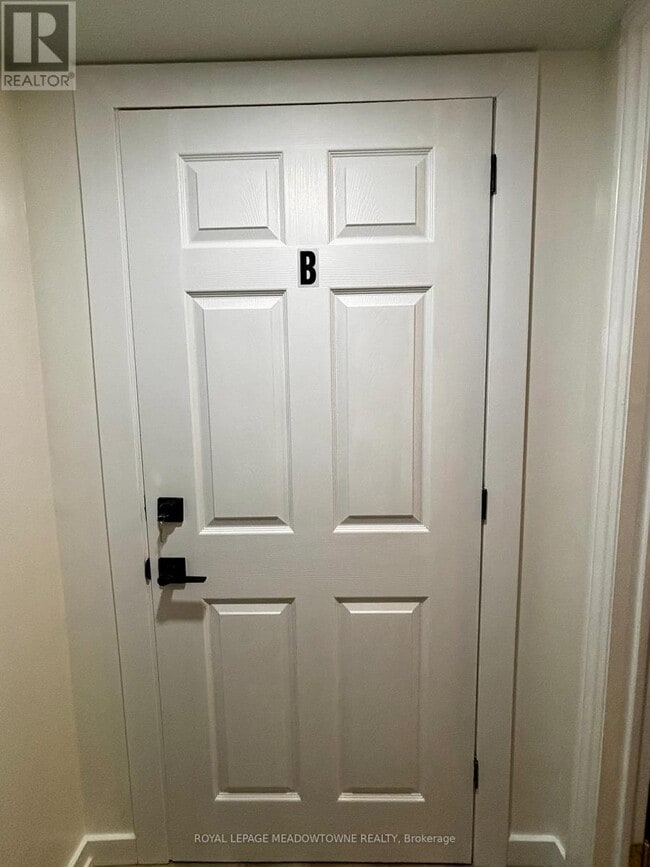 property at 736 Sunnypoint Dr