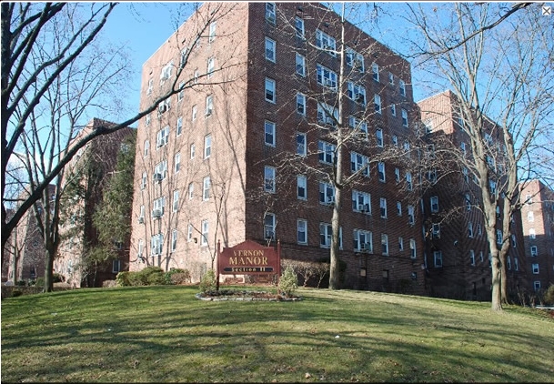 Vernon Manor Co-operative Apartments in Mount Vernon, NY - Building Photo - Building Photo