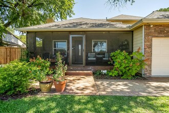 6453 Calmont Ave in Fort Worth, TX - Building Photo - Building Photo