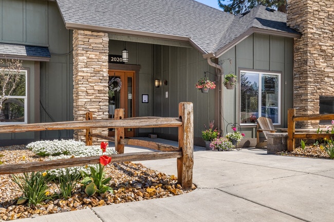 The Commons @ Pilot Butte Apartment Homes in Bend, OR - Foto de edificio - Building Photo