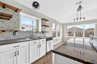 102 W Libra Dr in Killeen, TX - Building Photo - Building Photo