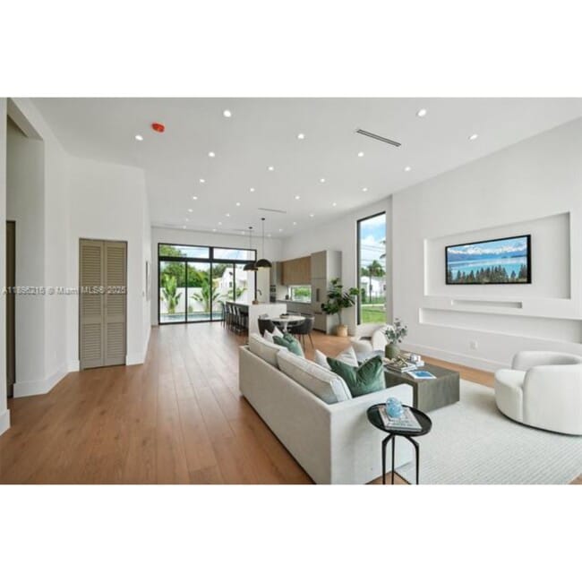510 NW 50th St in Miami, FL - Building Photo - Building Photo