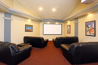 Stonehedge Apartments in Sioux Falls, SD - Foto de edificio - Interior Photo