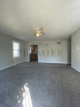 2225 S Home Ave in Independence, MO - Building Photo - Building Photo