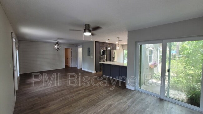 1309 NW 89th Dr in Coral Springs, FL - Building Photo - Building Photo
