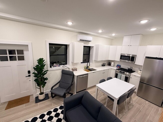 27 Graham St in Jersey City, NJ - Building Photo - Building Photo