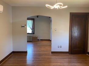 1842 Berkley Ave in Cincinnati, OH - Building Photo - Building Photo