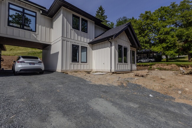 property at 34165 Hartman Ave