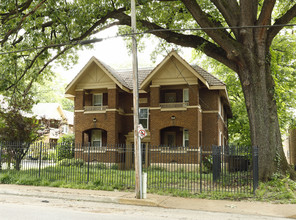 Ashley Manor Apartments in Memphis, TN - Building Photo - Building Photo