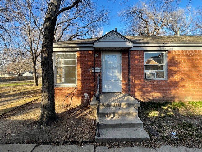 1039 S Laura Ave-Unit -D in Wichita, KS - Building Photo - Building Photo