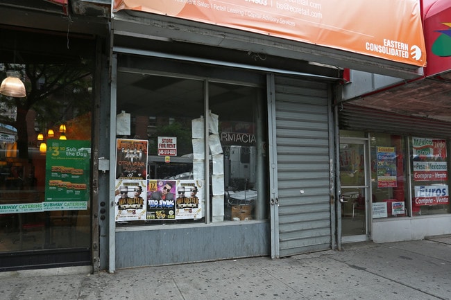 4225-4229 Broadway in New York, NY - Foto de edificio - Building Photo