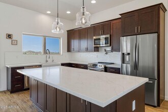 48126 N Coyote Pass Rd in New River, AZ - Building Photo - Building Photo