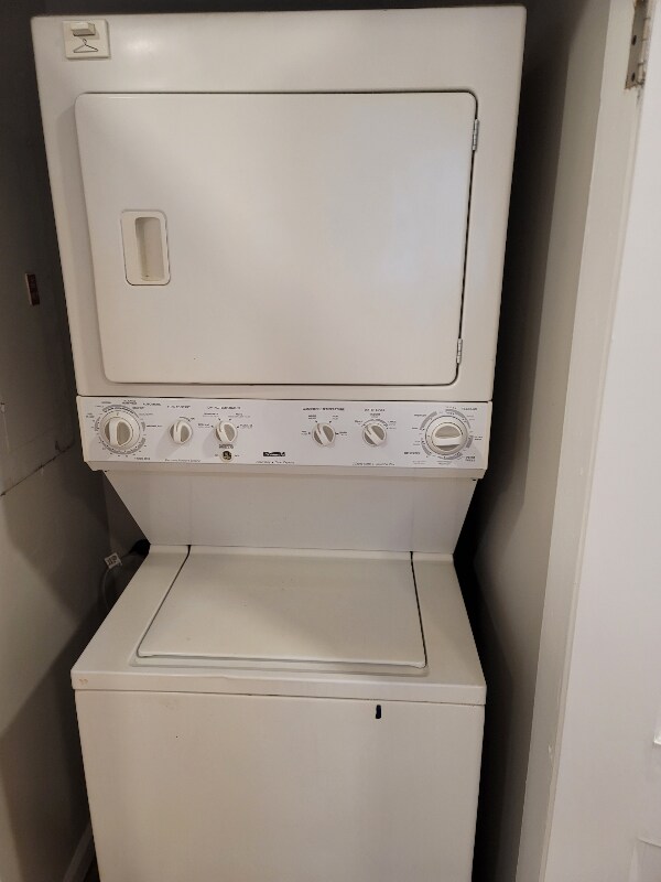 2463 Perkerson Rd SW in Atlanta, GA - Foto de edificio - Building Photo