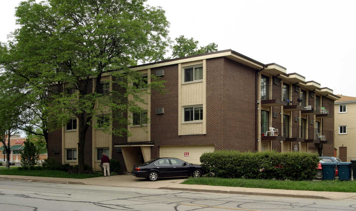 550 Graceland Ave in Des Plaines, IL - Foto de edificio