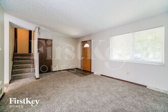 627 Presidential Way in Delaware, OH - Foto de edificio - Building Photo