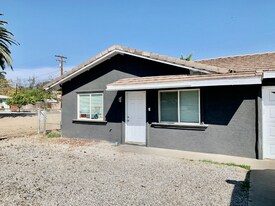 16510 Lakeshore Dr in Lake Elsinore, CA - Building Photo