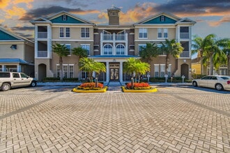 Seasons at Westchase in Tampa, FL - Building Photo - Building Photo