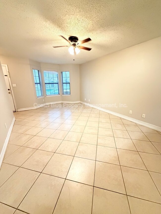 2302 S Maki Rd in Plant City, FL - Building Photo - Building Photo