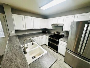 5724 Giddyup Ln in Fort Worth, TX - Building Photo - Building Photo